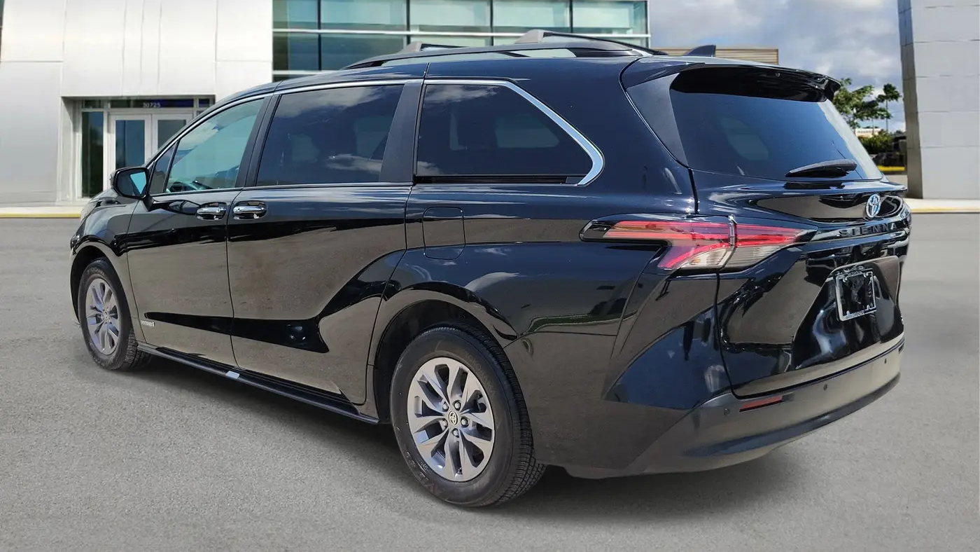 2021 Toyota Sienna XLE 7-Passenger