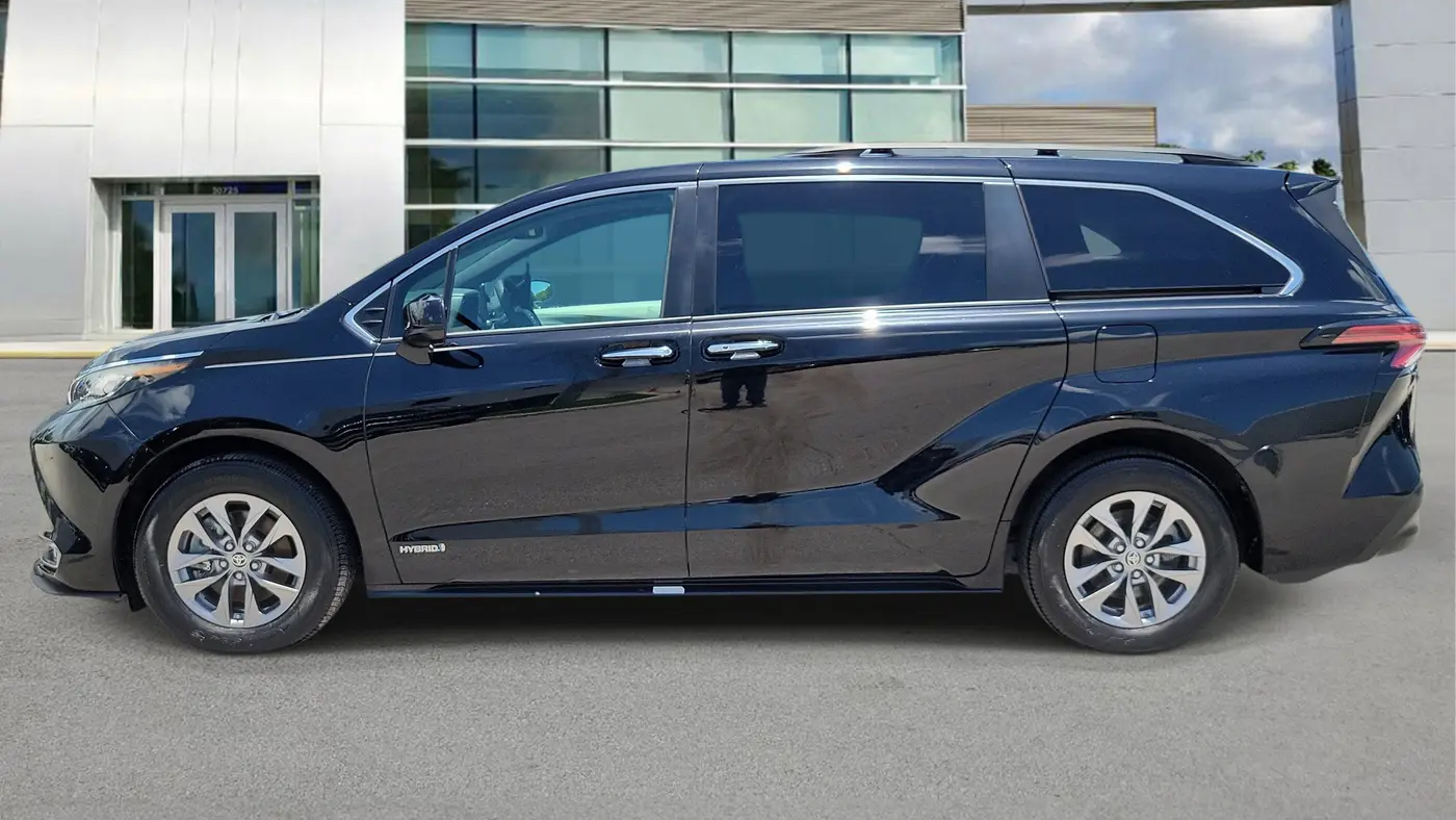 2021 Toyota Sienna XLE 7-Passenger