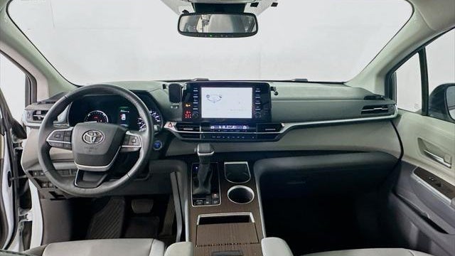 2023 Toyota Sienna XLE 8-Passenger