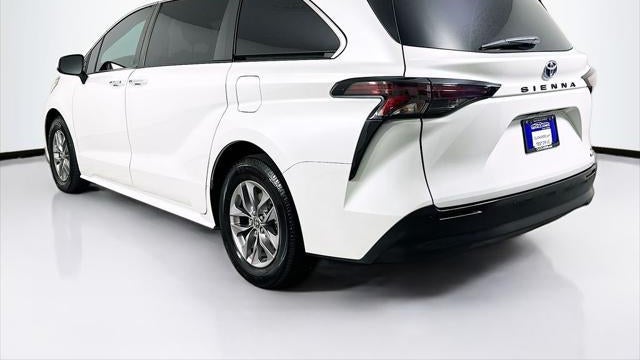 2023 Toyota Sienna XLE 8-Passenger