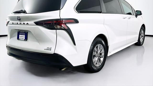 2023 Toyota Sienna XLE 8-Passenger