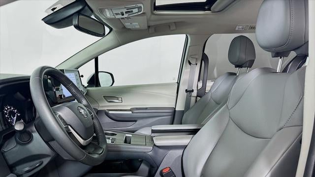 2023 Toyota Sienna XLE 8-Passenger