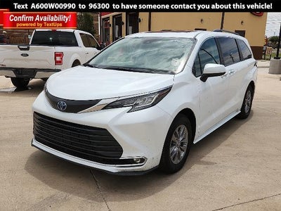 2023 Toyota Sienna XLE 7-Passenger 4DR Mini-Van