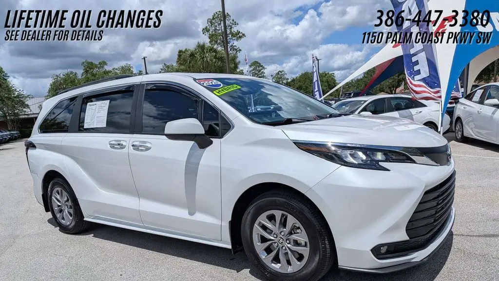 Preowned 2025 Toyota Sienna XLE 8-Passenger for Sale