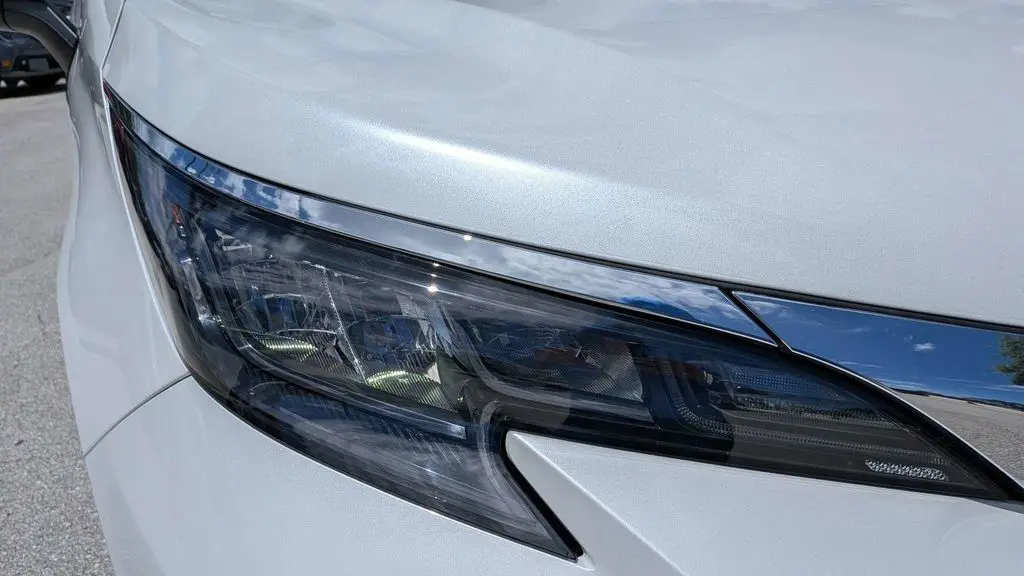 2025 Toyota Sienna XLE 8-Passenger