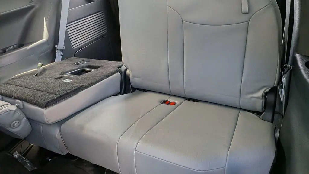 2025 Toyota Sienna XLE 8-Passenger