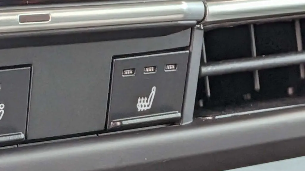 2025 Toyota Sienna XLE 8-Passenger