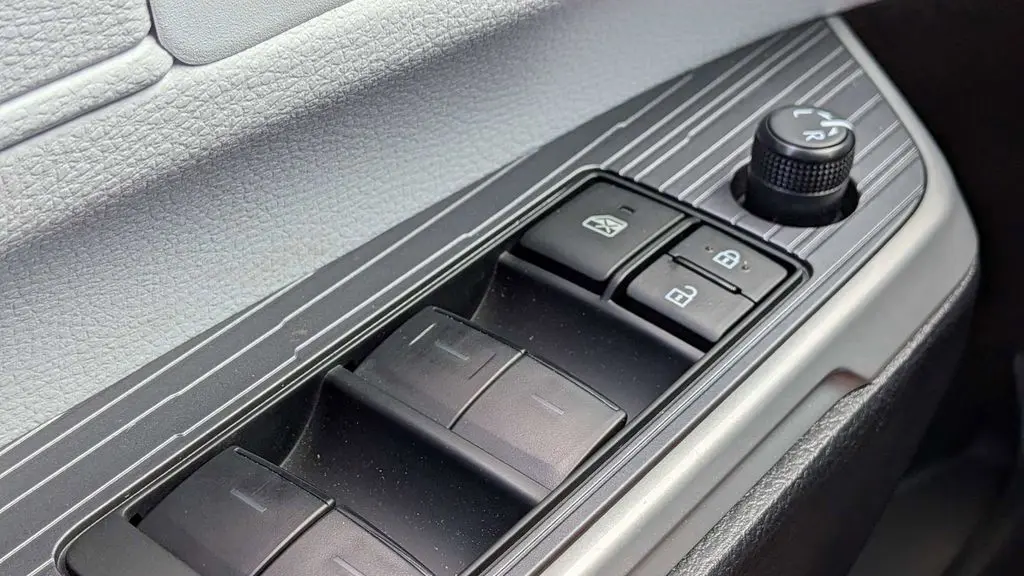 2025 Toyota Sienna XLE 8-Passenger