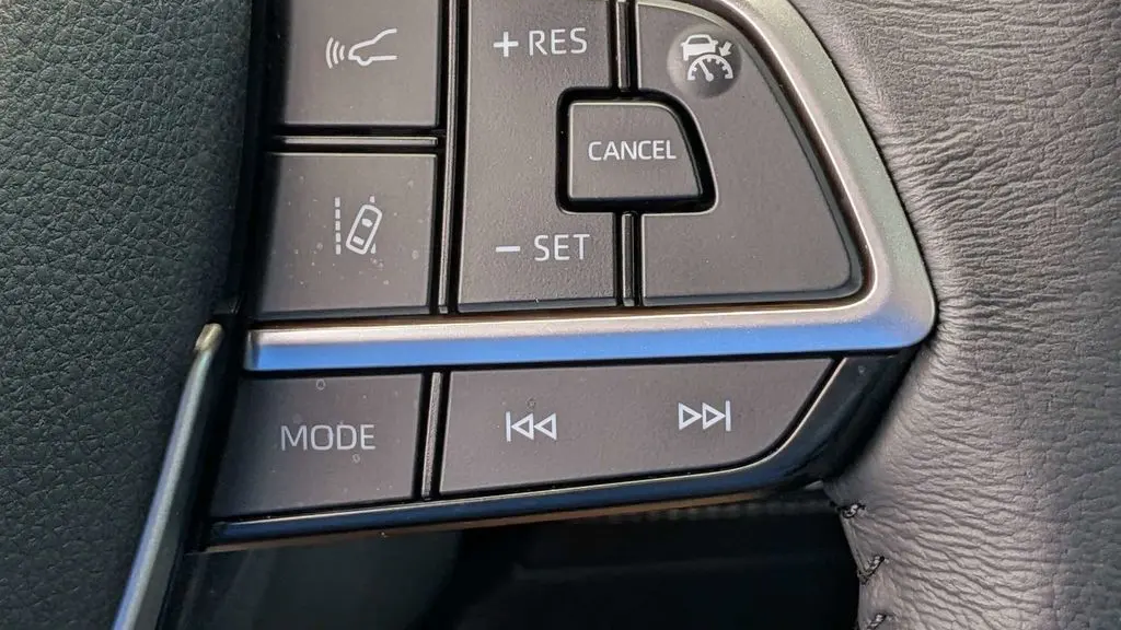 2025 Toyota Sienna XLE 8-Passenger