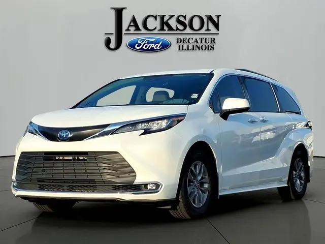 2022 Toyota Sienna - $29,376