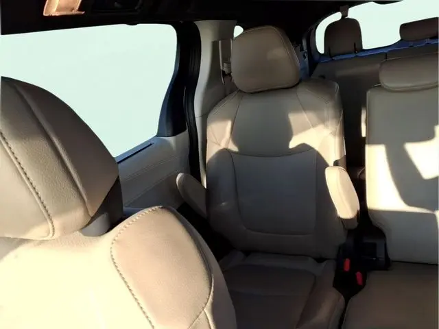 2022 Toyota Sienna - $29,376