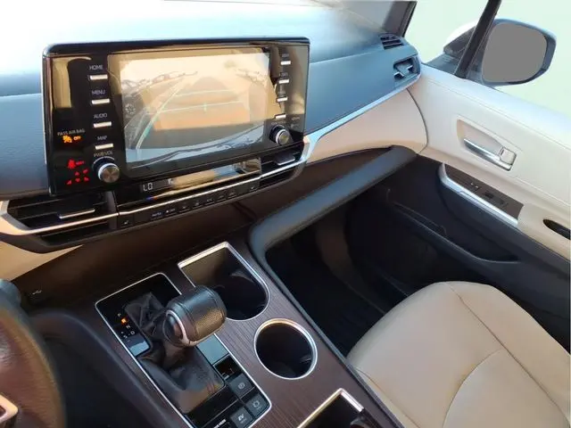 2022 Toyota Sienna - $29,376