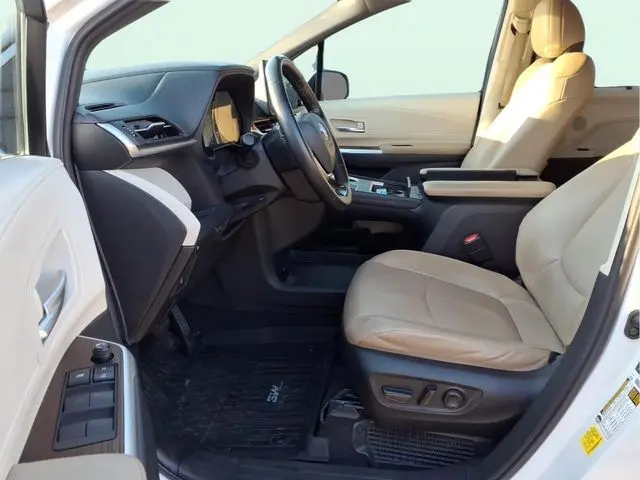 2022 Toyota Sienna - $29,376
