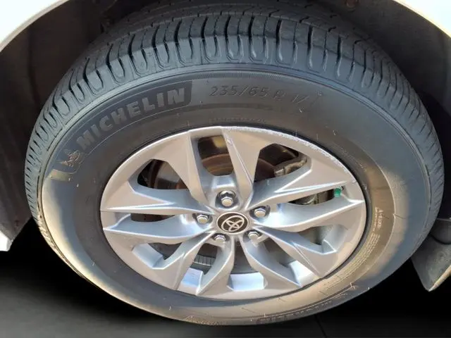 2022 Toyota Sienna - $29,376