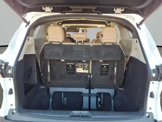 2022 Toyota Sienna - $29,376