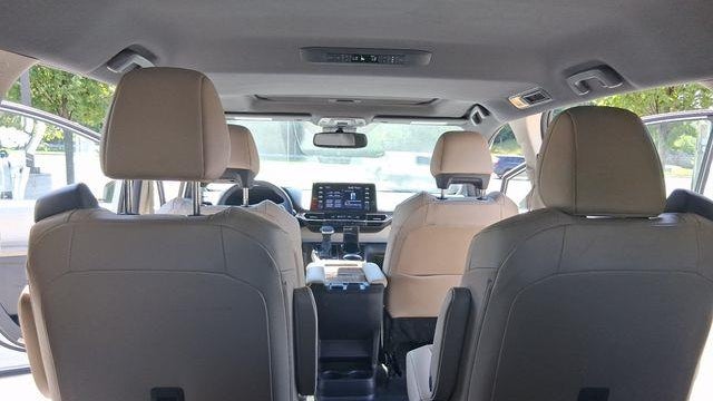 2023 Toyota Sienna XLE 8-Passenger