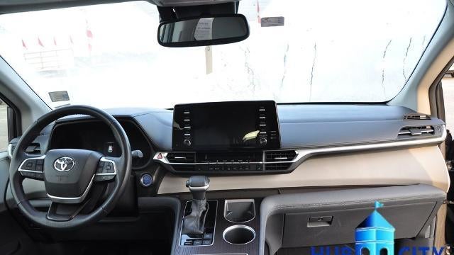 2023 Toyota Sienna XLE 8-Passenger