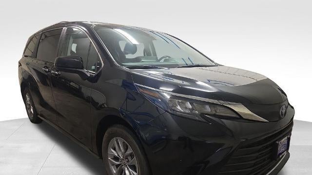 2024 Toyota Sienna XLE 8-Passenger