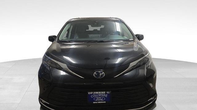 2024 Toyota Sienna XLE 8-Passenger