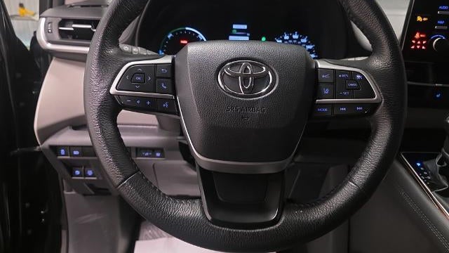 2024 Toyota Sienna XLE 8-Passenger