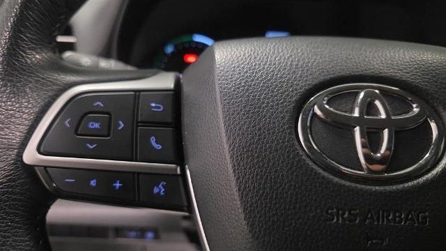 2024 Toyota Sienna XLE 8-Passenger