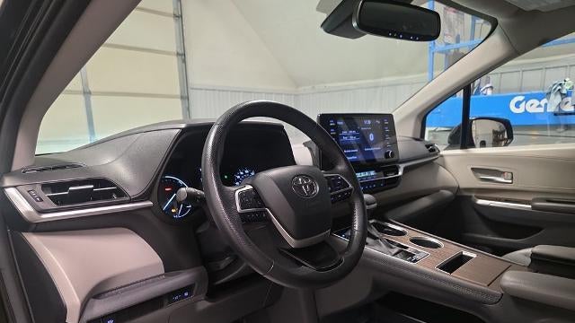 2024 Toyota Sienna XLE 8-Passenger