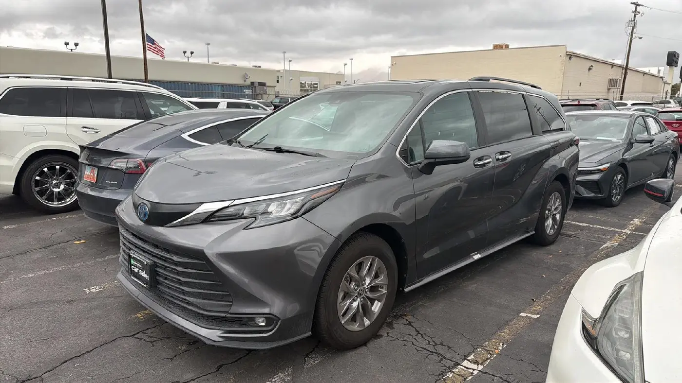 2025 Toyota Sienna
