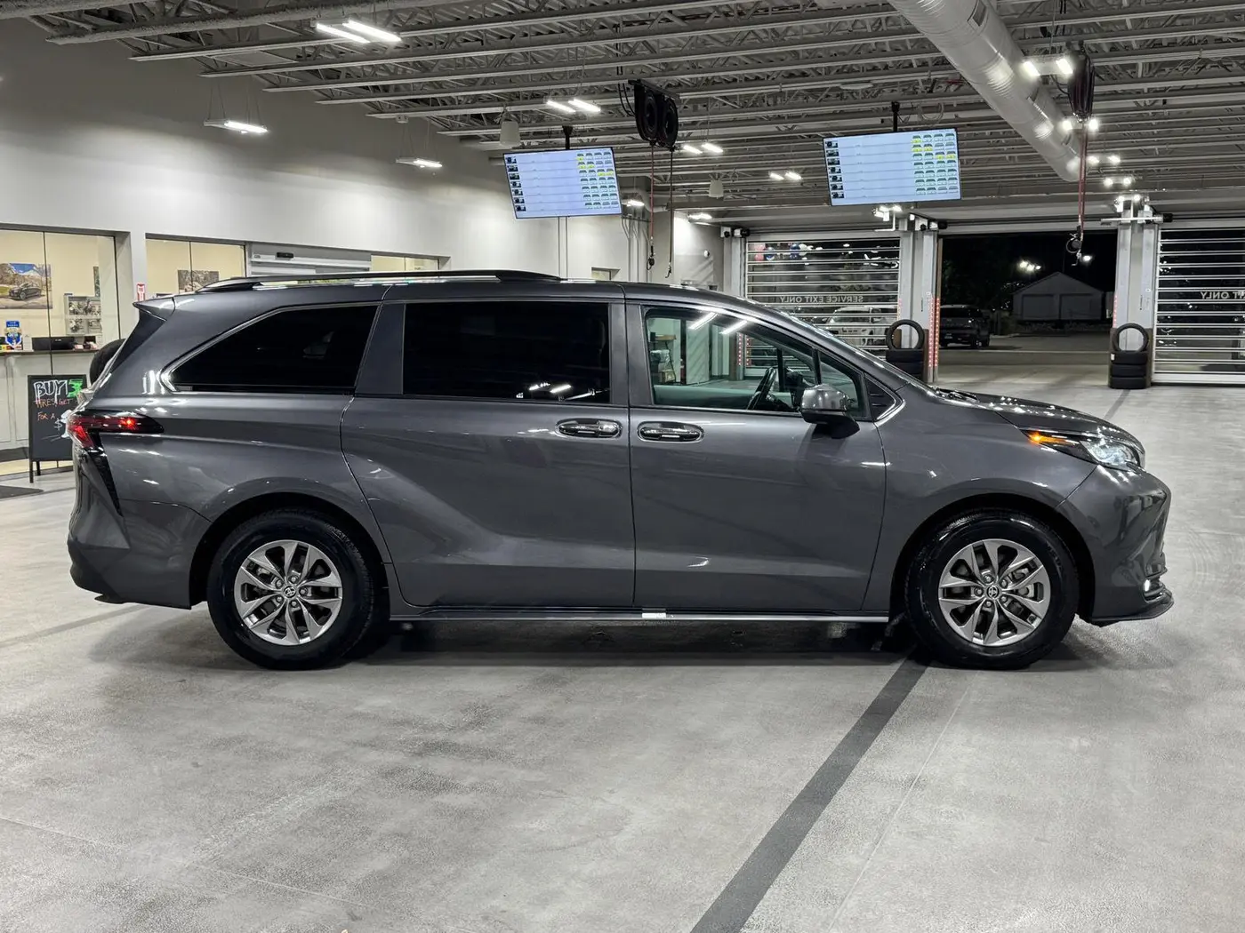 2025 Toyota Sienna - $43,698
