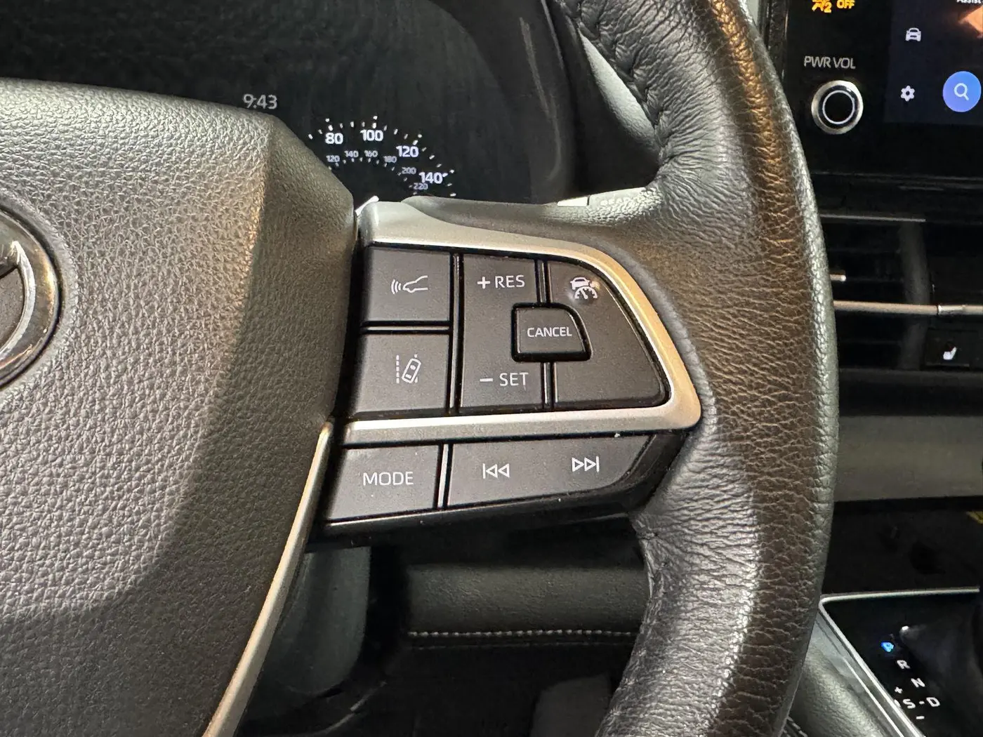 2025 Toyota Sienna - $43,698