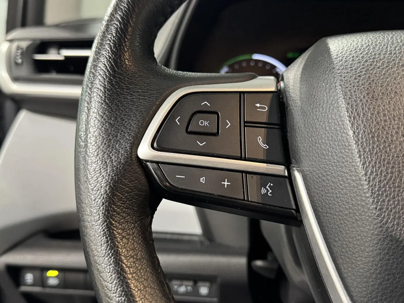 2025 Toyota Sienna - $43,698