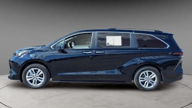 2026 Toyota Sienna XLE 7-Passenger