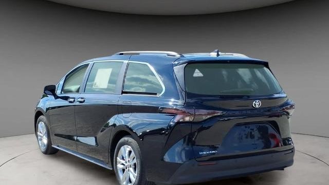 2026 Toyota Sienna XLE 7-Passenger