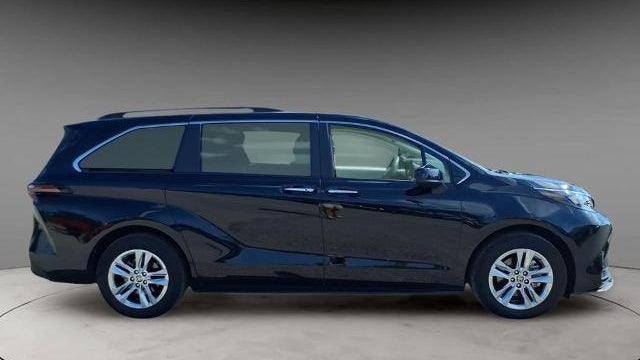 2026 Toyota Sienna XLE 7-Passenger