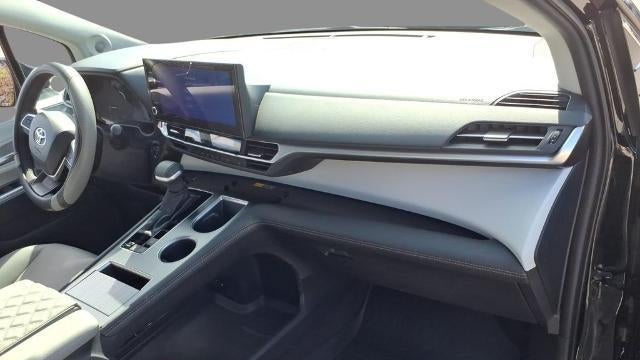 2026 Toyota Sienna XLE 7-Passenger