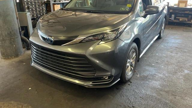 Preowned 2025 Toyota Sienna XLE 7-Passenger for Sale