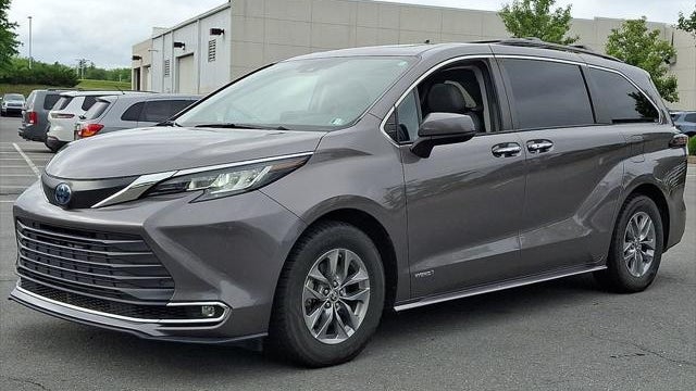 2021 Toyota Sienna XLE 7-Passenger