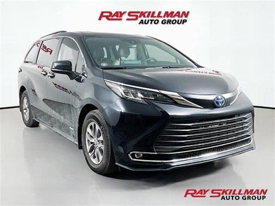 2021 Toyota Sienna AWD XLE 7-Passenger 4DR Mini-Van