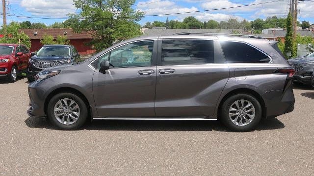 2023 Toyota Sienna XLE 7-Passenger