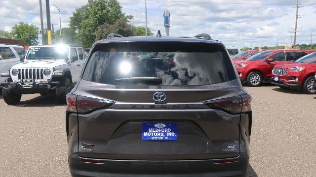 2023 Toyota Sienna XLE 7-Passenger