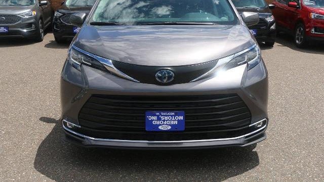 2023 Toyota Sienna XLE 7-Passenger