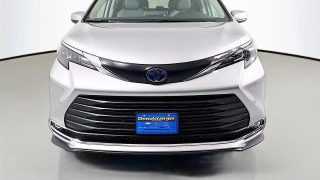 2024 Toyota Sienna XLE 7-Passenger