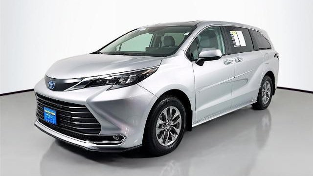 2024 Toyota Sienna XLE 7-Passenger