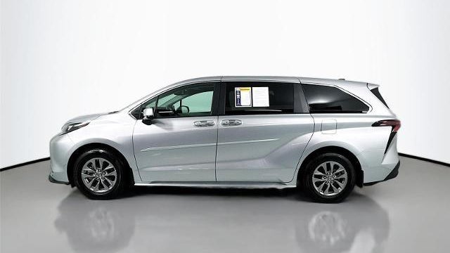 2024 Toyota Sienna XLE 7-Passenger