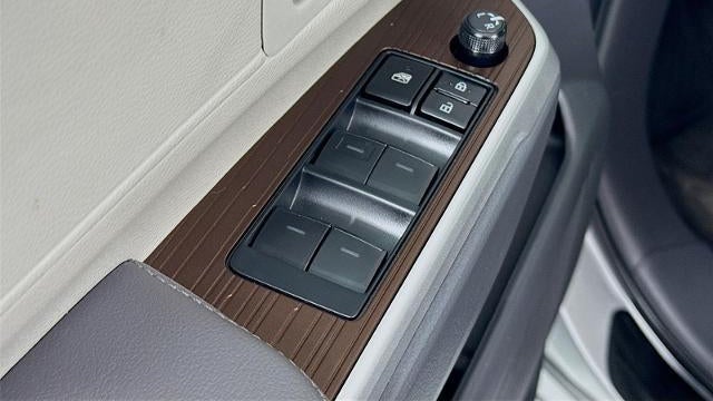 2024 Toyota Sienna XLE 7-Passenger