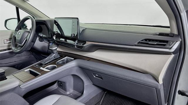 2024 Toyota Sienna XLE 7-Passenger