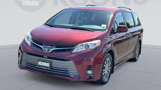 2018 Toyota Sienna XLE 8-Passenger