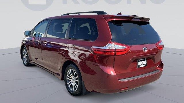 2018 Toyota Sienna XLE 8-Passenger