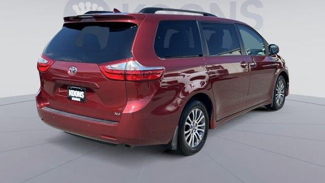 2018 Toyota Sienna XLE 8-Passenger