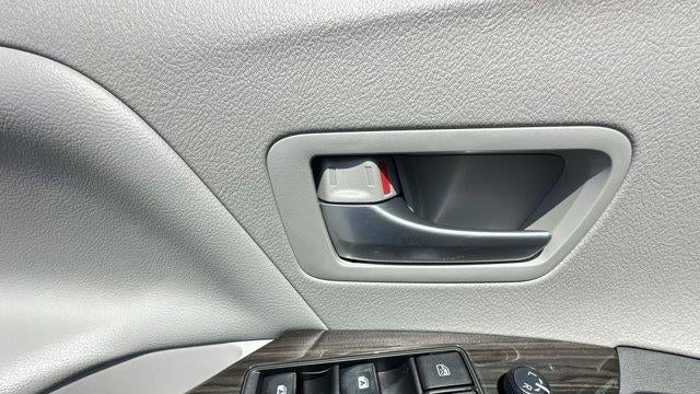 2018 Toyota Sienna XLE 8-Passenger