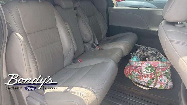 2018 Toyota Sienna XLE 7-Passenger Auto Access Seat